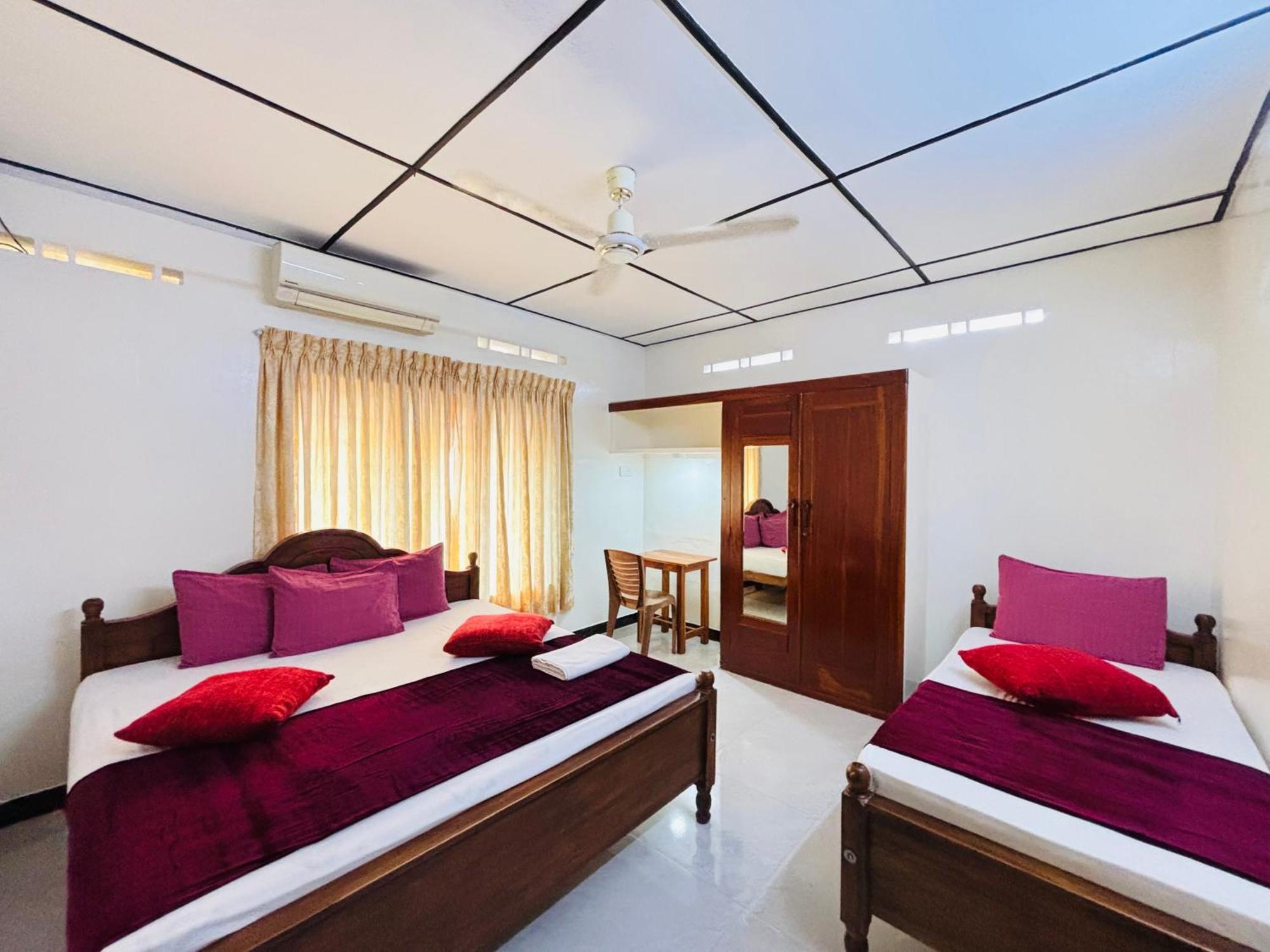 Yaarl Holiday Jaffna Kültér fotó